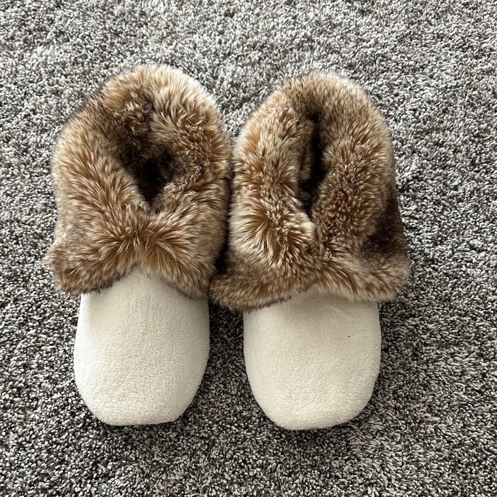 Pottery barn large slippers